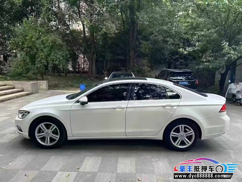 15年大众凌渡轿车抵押车出售