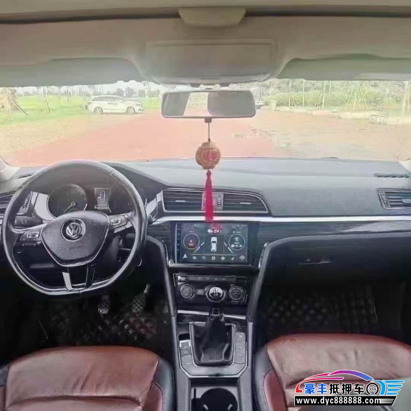 15年大众凌渡轿车抵押车出售