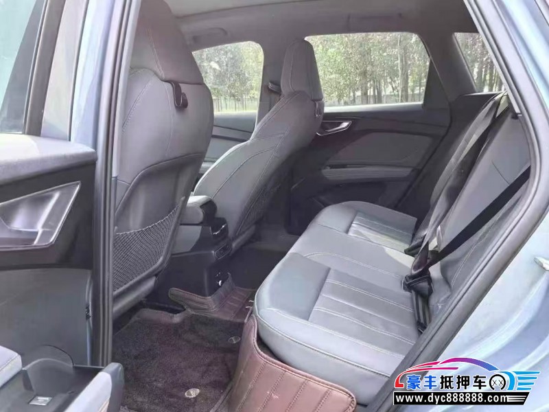 23年奥迪Q4轿车抵押车出售