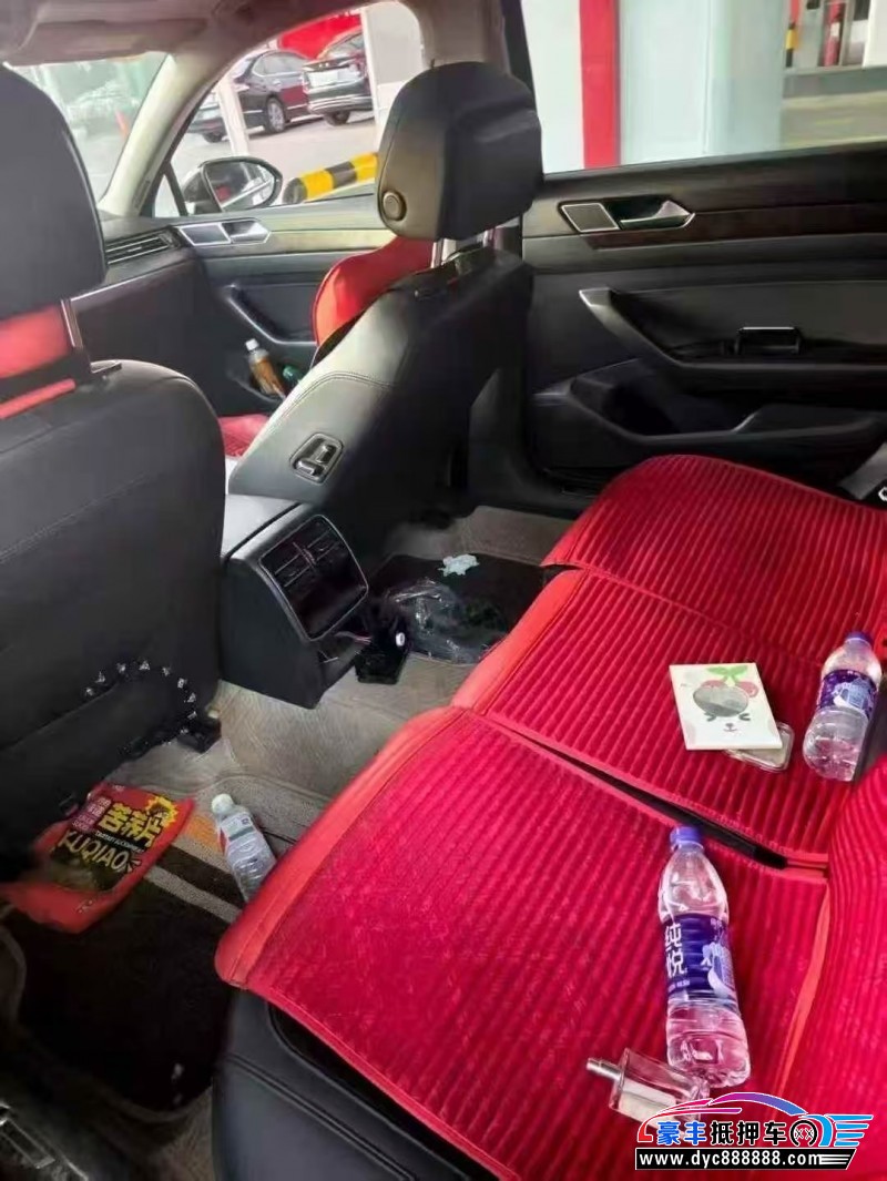 17年大众迈腾轿车抵押车出售