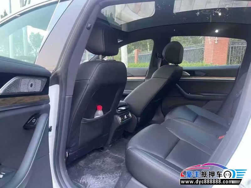 24年哪吒S轿车抵押车出售