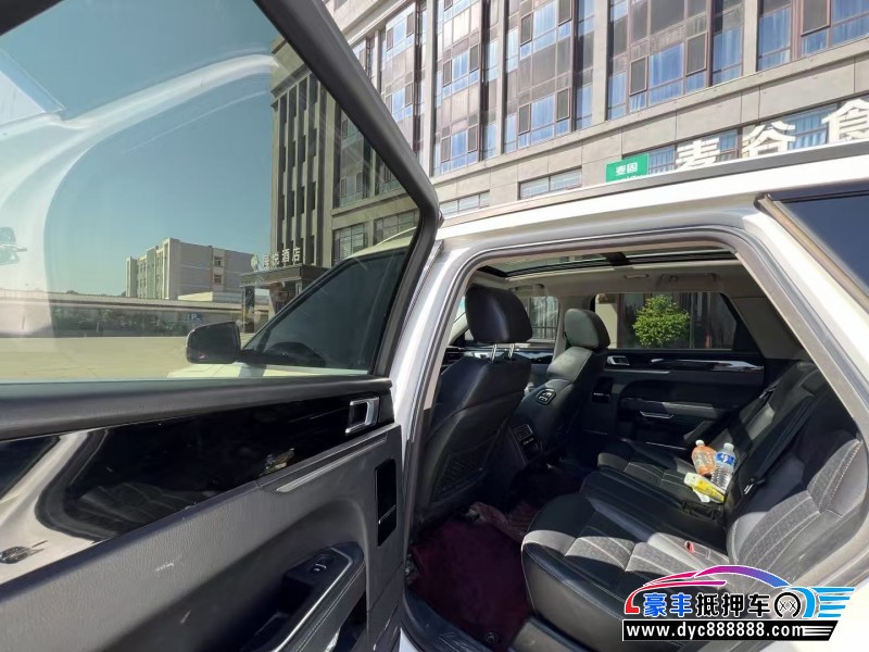 17年众泰T700轿车抵押车出售