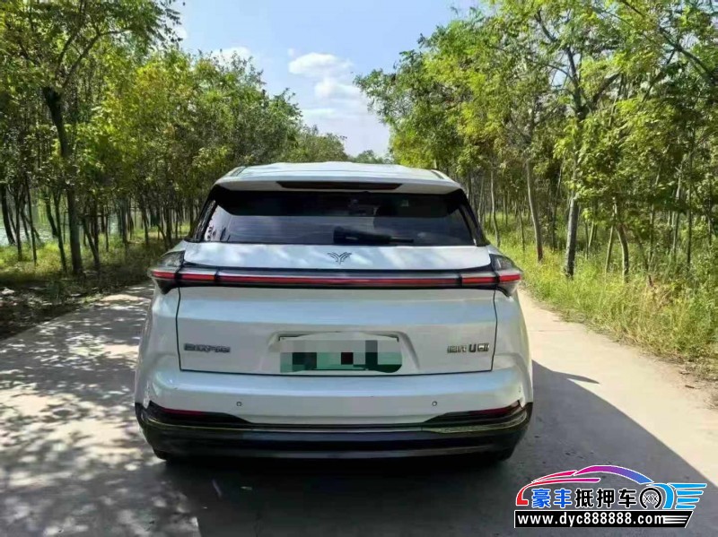 23年哪吒U轿车抵押车出售