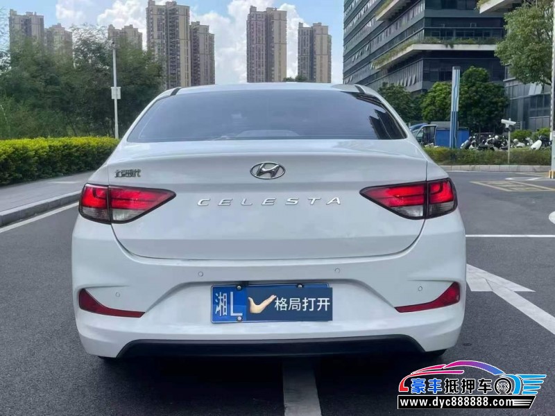 19年现代悦动轿车抵押车出售