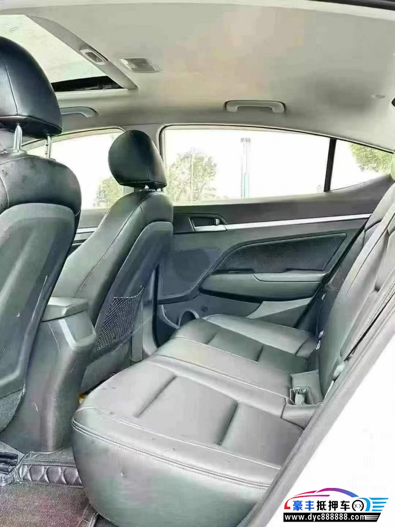 17年现代领动轿车抵押车出售