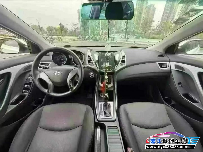 18年现代朗动轿车抵押车出售