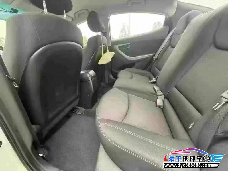 18年现代朗动轿车抵押车出售