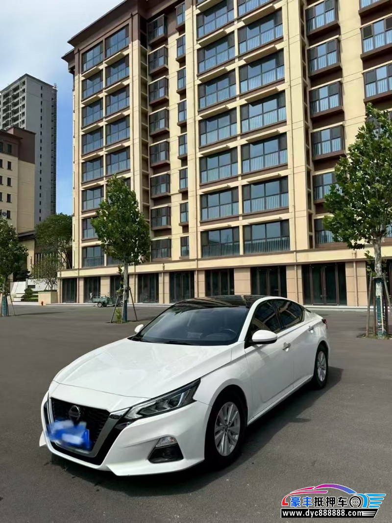19年日产天籁轿车抵押车出售