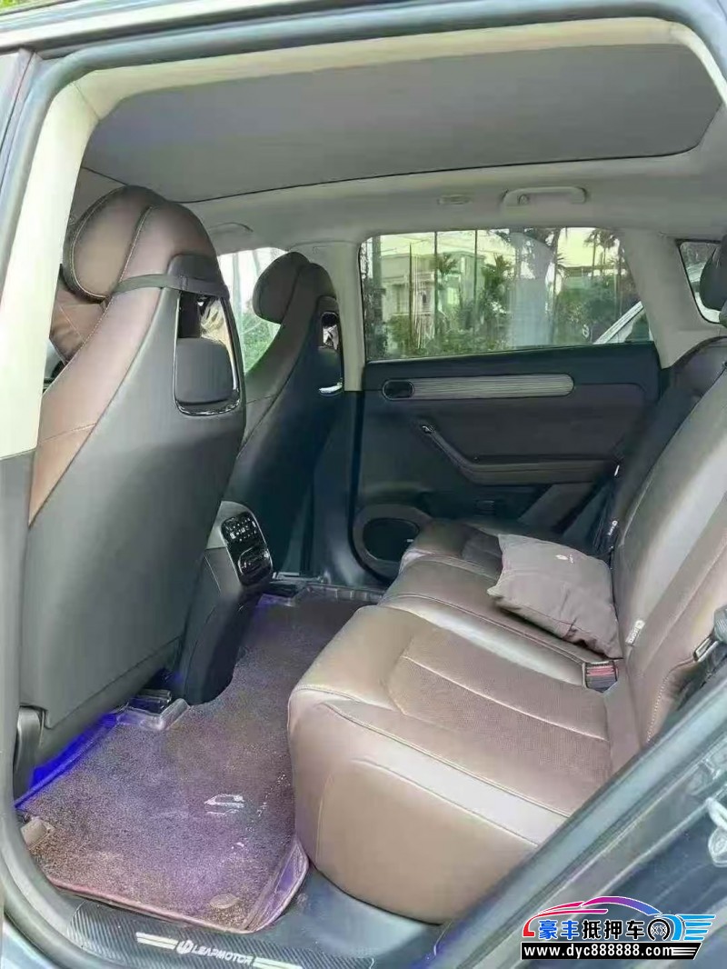 23年零跑C11轿车抵押车出售