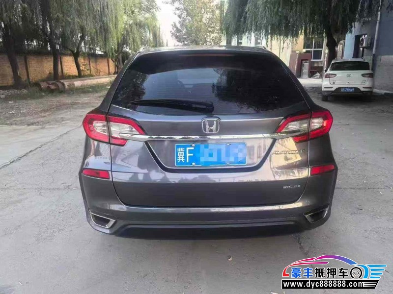 17年本田冠道轿车抵押车出售