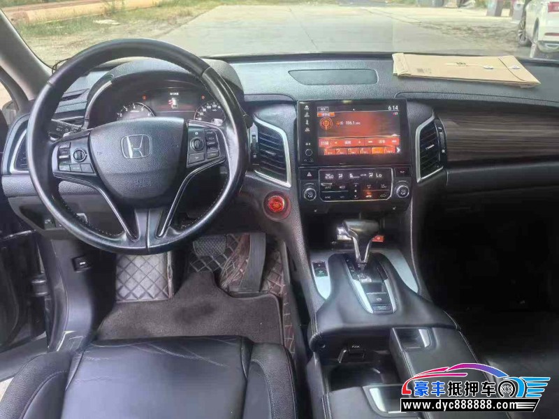 17年本田冠道轿车抵押车出售