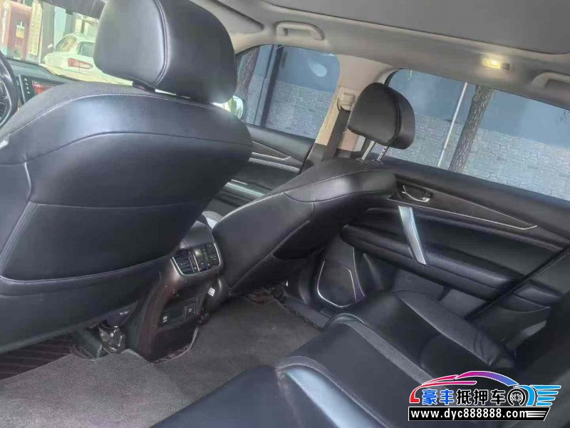 17年本田冠道轿车抵押车出售