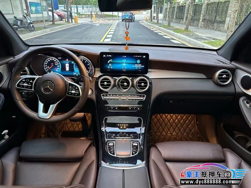 21年奔驰GLC轿车抵押车出售