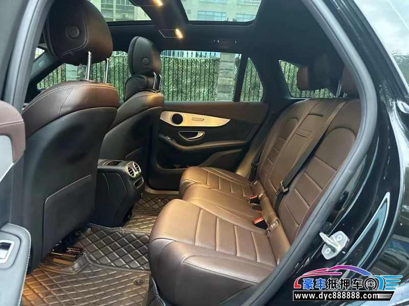 21年奔驰GLC轿车抵押车出售