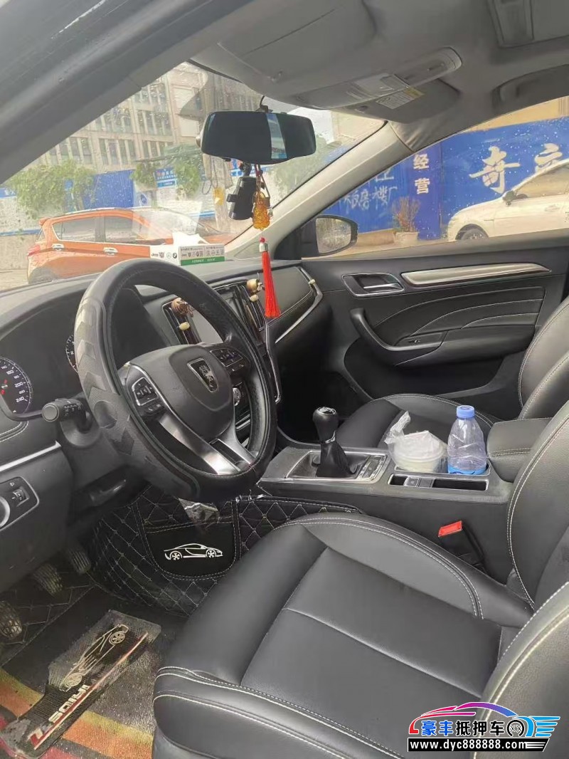 17年荣威i6轿车抵押车出售