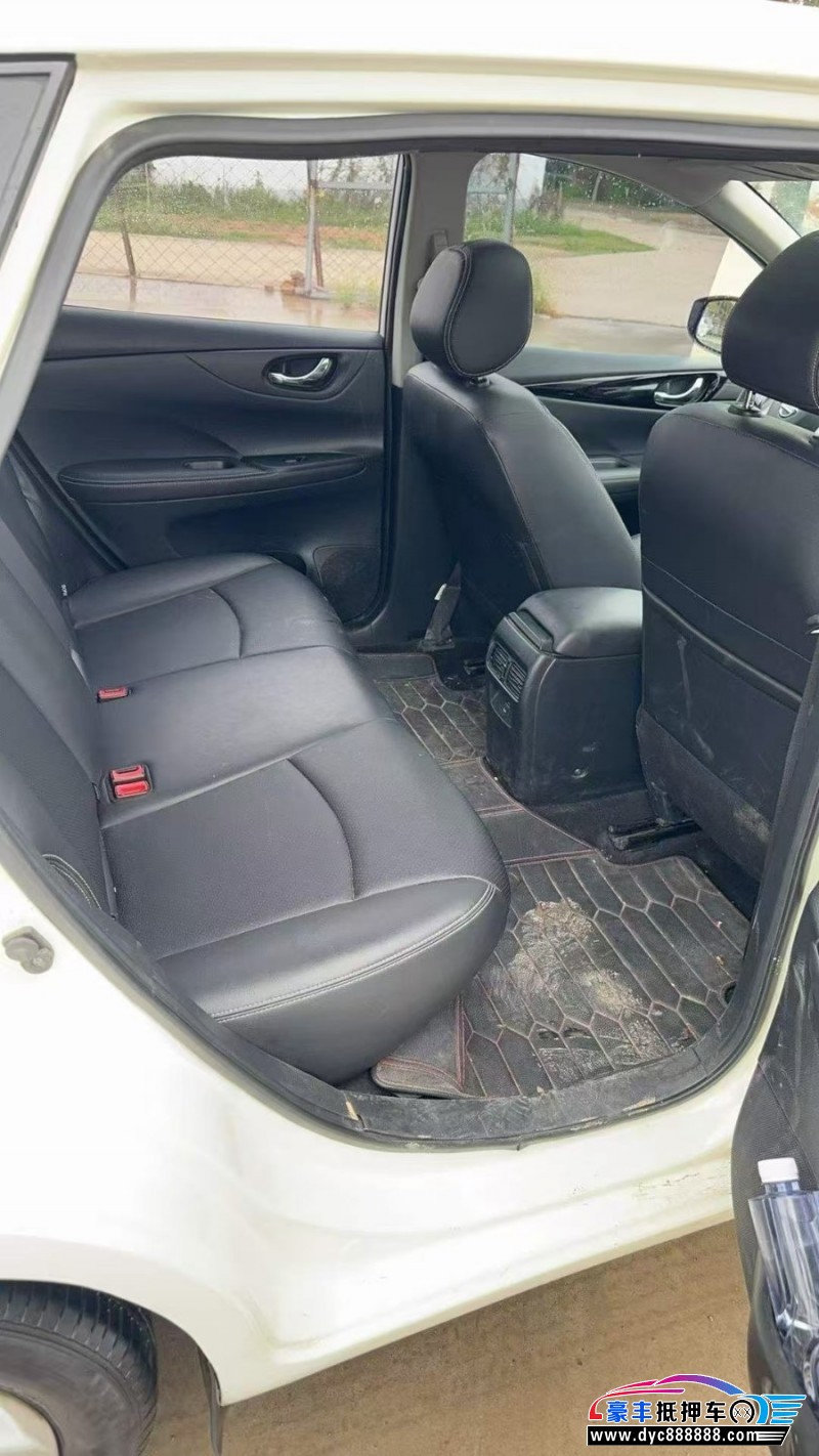 22年日产骐达轿车抵押车出售