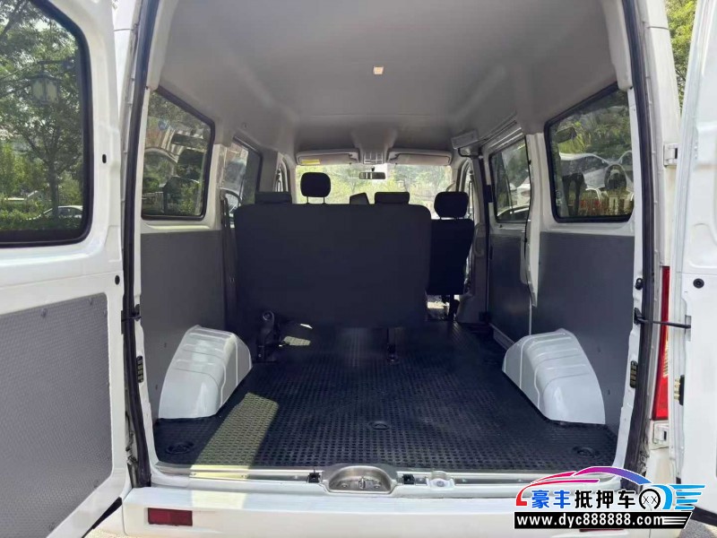 22年上汽大通V80轿车抵押车出售