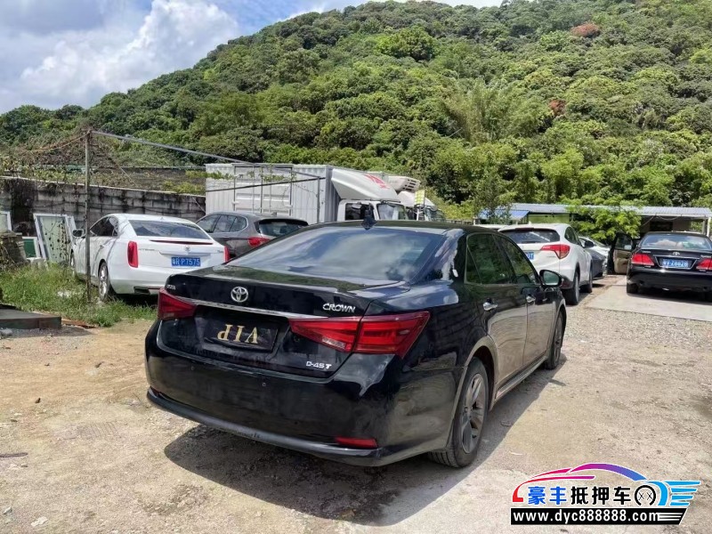 16年丰田皇冠轿车抵押车出售