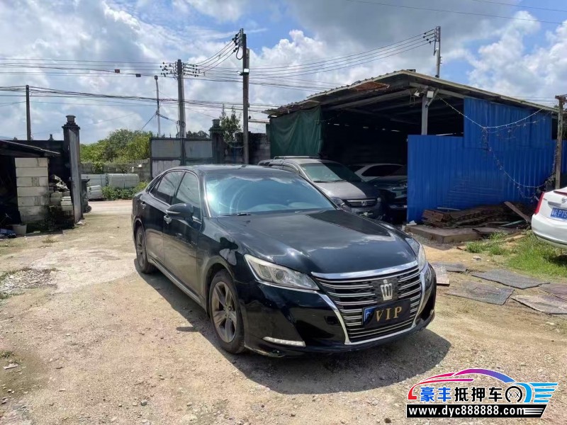 16年丰田皇冠轿车抵押车出售