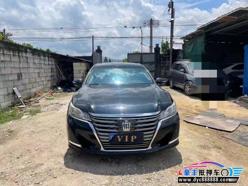 16年丰田皇冠轿车抵押车出售