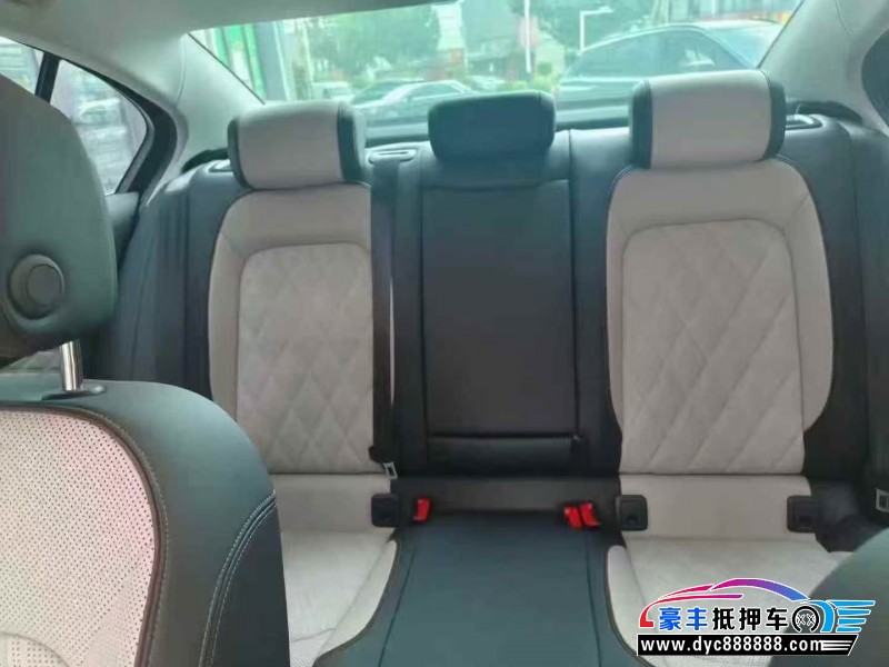 25年大众迈腾轿车抵押车出售