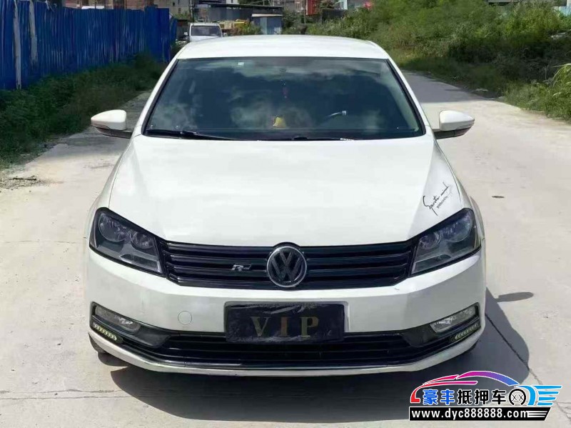 14年大众迈腾轿车抵押车出售