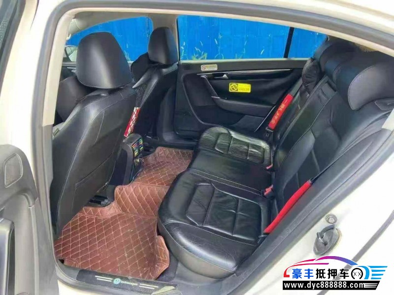 14年大众迈腾轿车抵押车出售