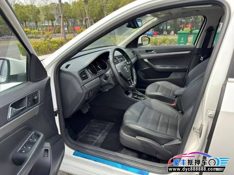 18年大众朗逸轿车抵押车出售