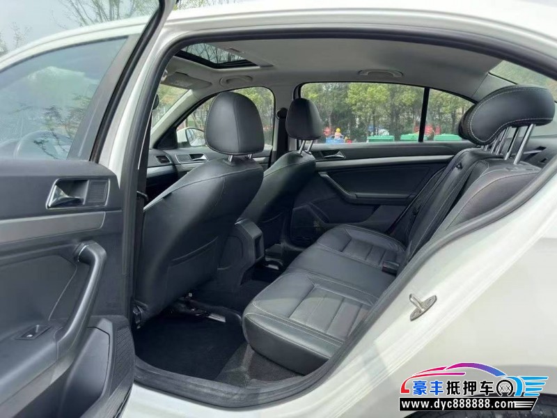 18年大众朗逸轿车抵押车出售