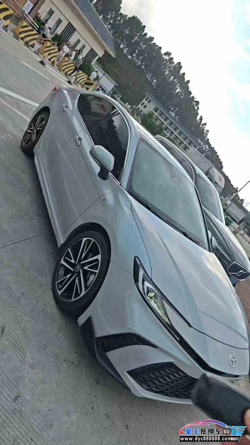 25年丰田凯美瑞轿车抵押车出售