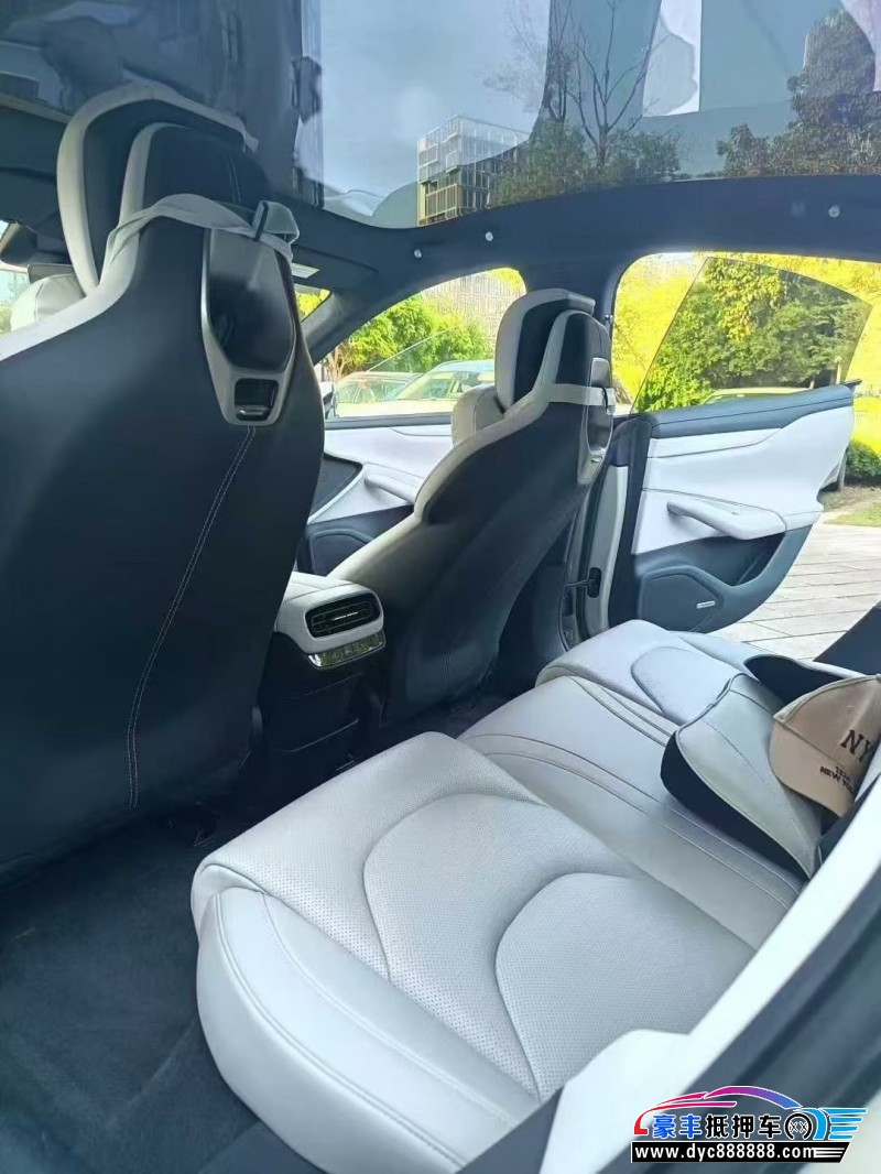 25年小米SU7轿车抵押车出售