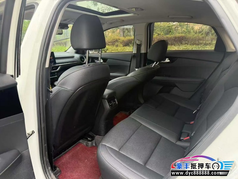 20年起亚K3轿车抵押车出售