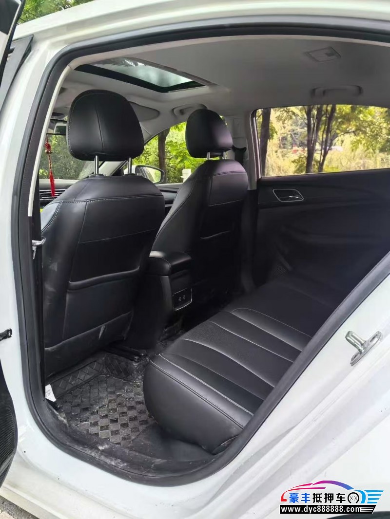 19年荣威i5轿车抵押车出售