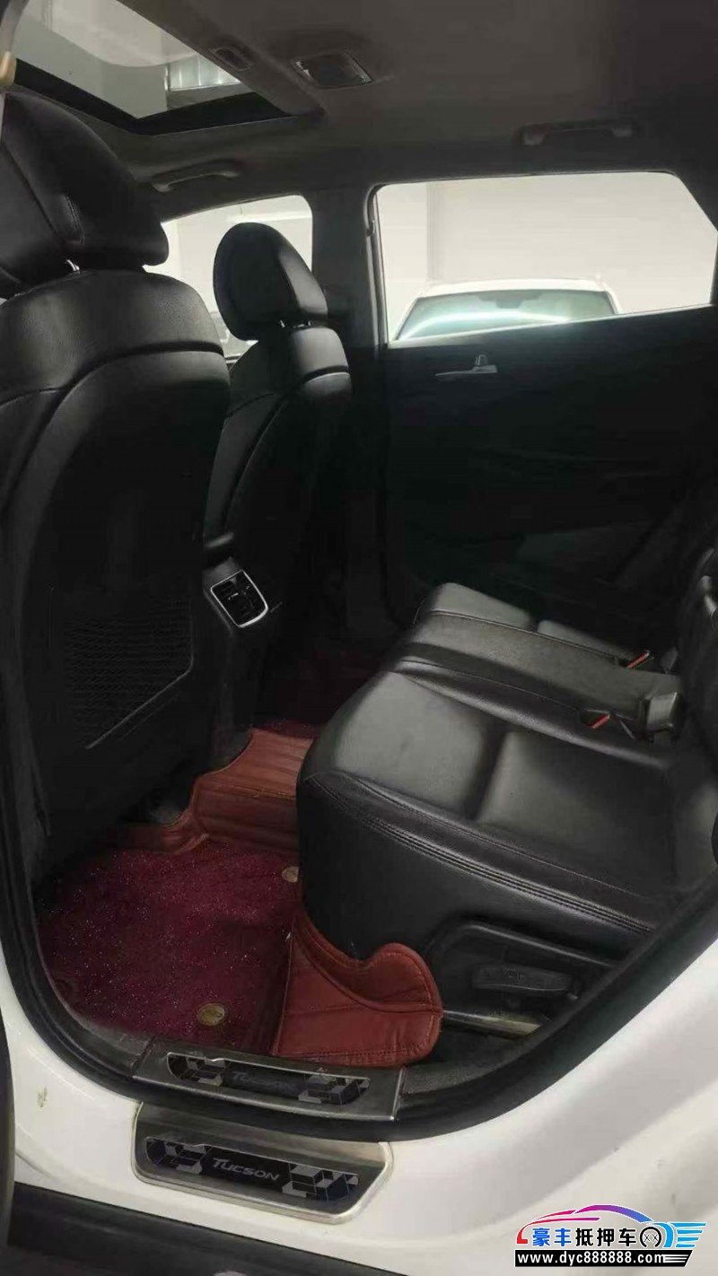 17年现代途胜轿车抵押车出售