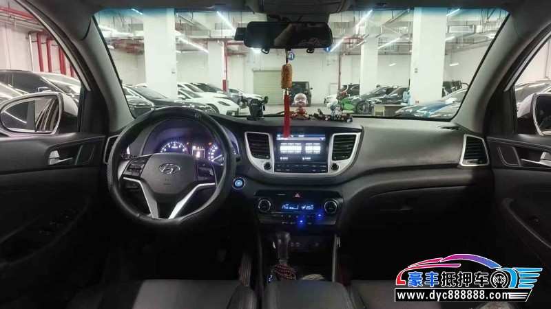 17年现代途胜轿车抵押车出售