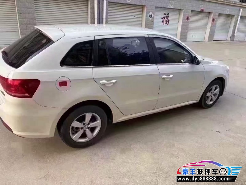 15年大众朗行轿车抵押车出售