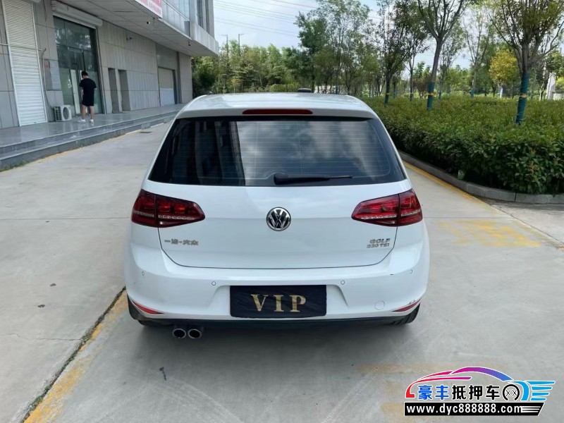 17年大众高尔夫轿车抵押车出售