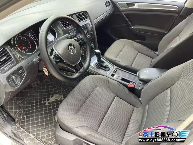 17年大众高尔夫轿车抵押车出售