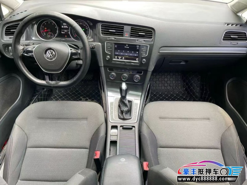 17年大众高尔夫轿车抵押车出售