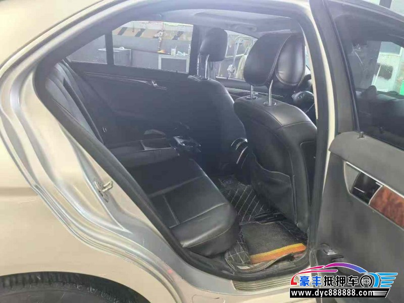 10年奔驰C轿车抵押车出售