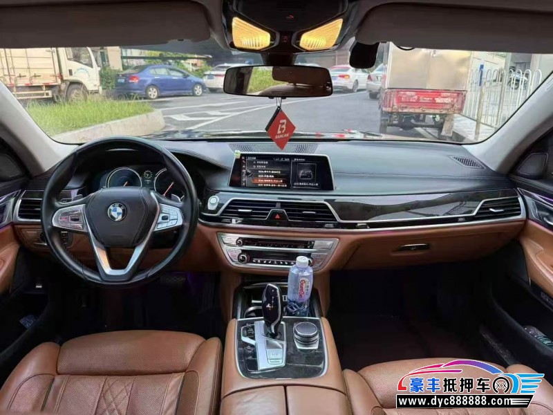 17年宝马7系轿车抵押车出售