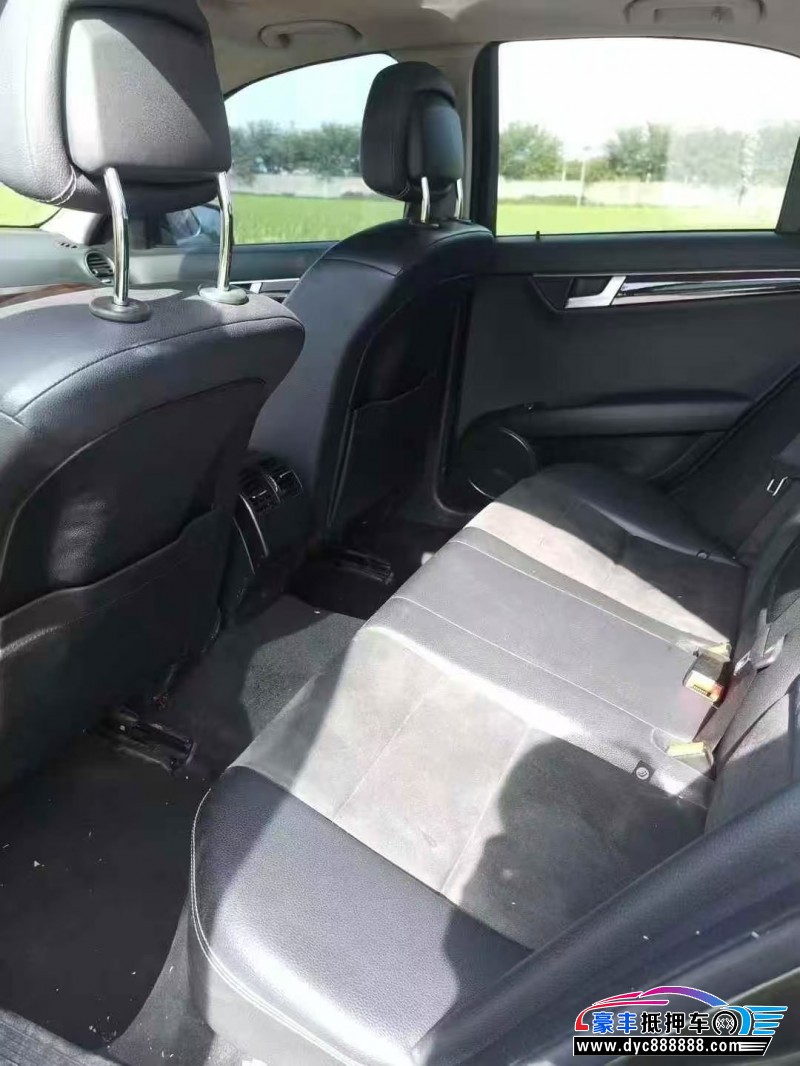 14年奔驰C轿车抵押车出售