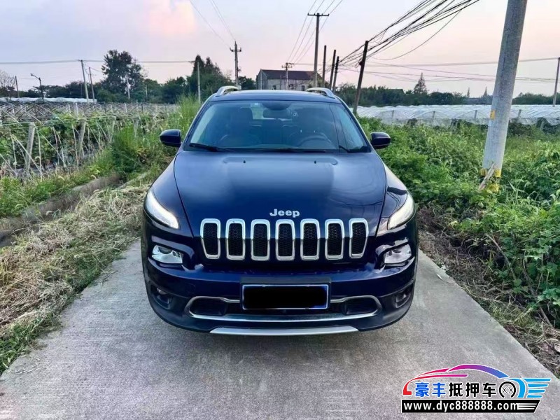 18年Jeep自由光轿车抵押车出售