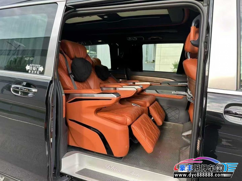 23年奔驰V轿车抵押车出售