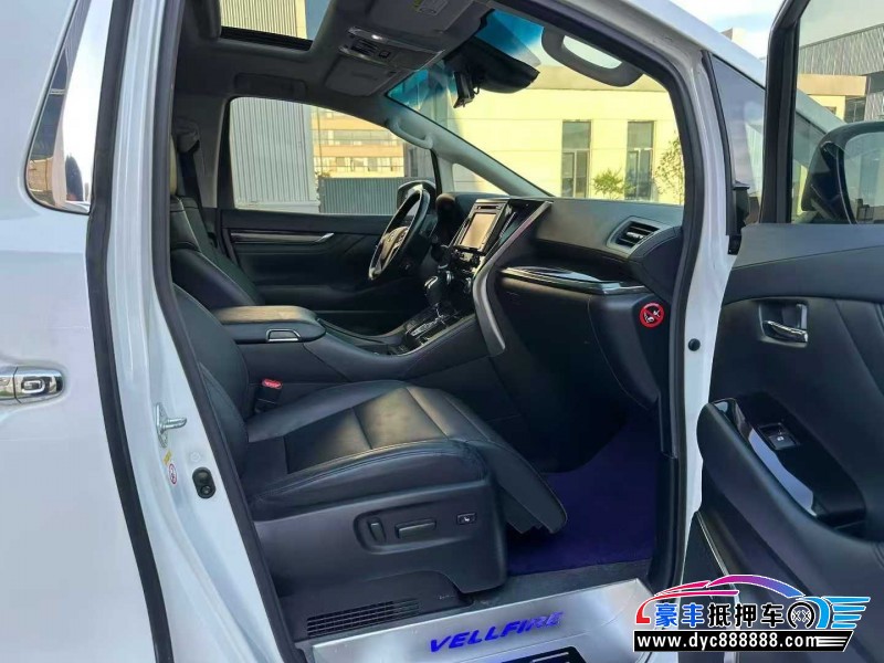 20年丰田威尔法轿车抵押车出售