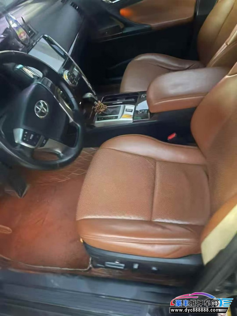 15年丰田锐志轿车抵押车出售