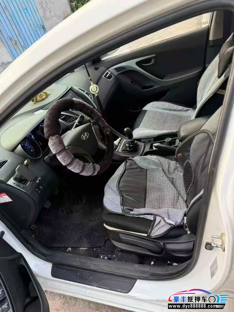 16年现代朗动轿车抵押车出售