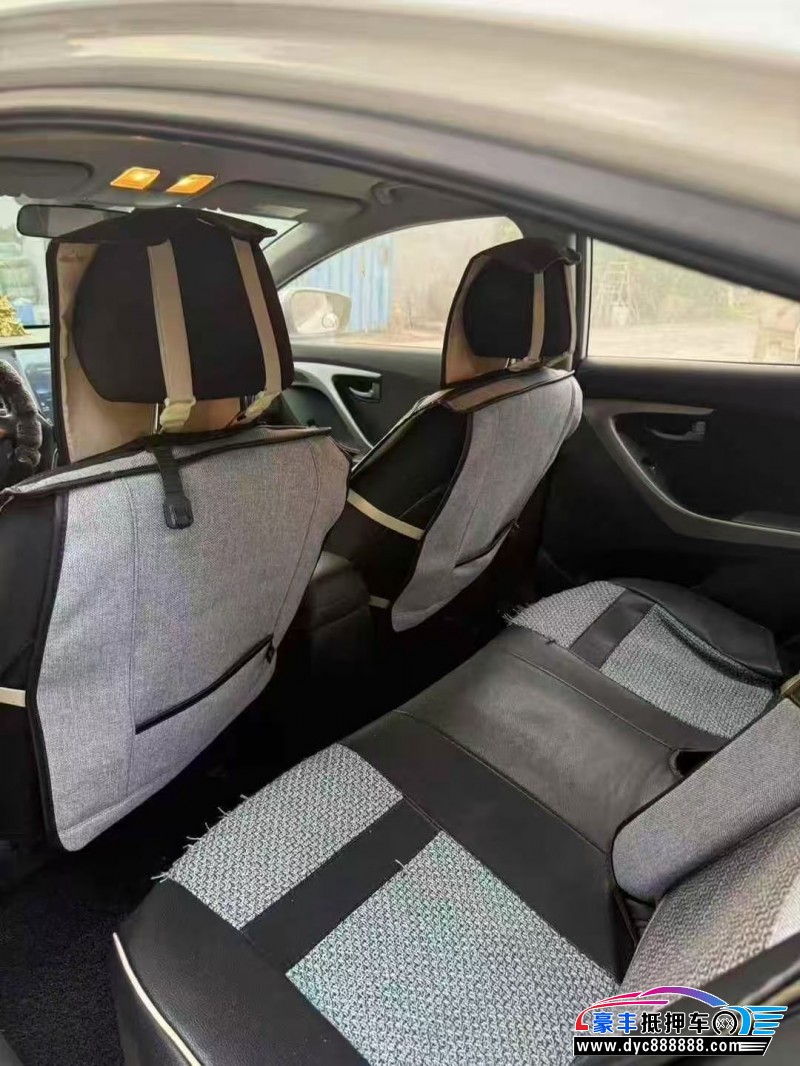 16年现代朗动轿车抵押车出售