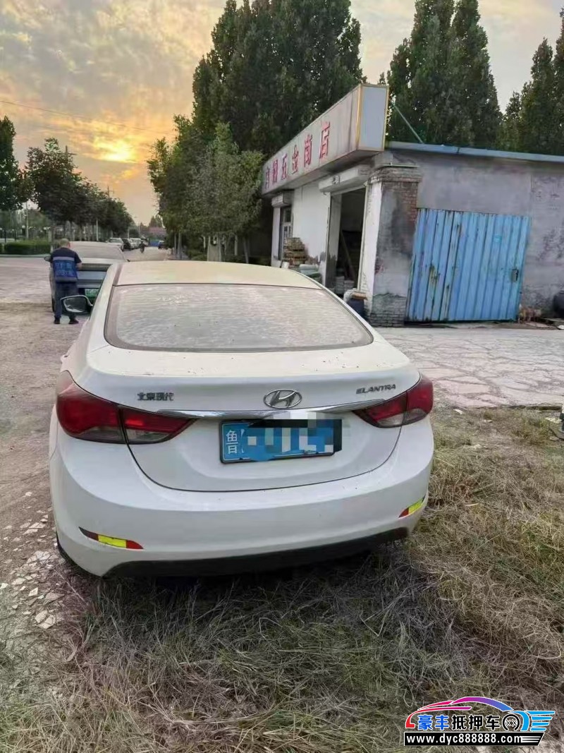 16年现代朗动轿车抵押车出售