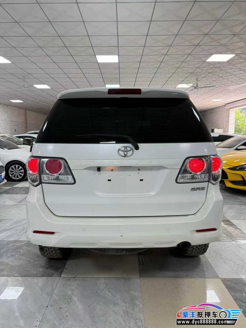 16年丰田奔跑者轿车抵押车出售